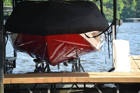 Fibersteel boat lifts DDLS: 4415923 Price: $5500 Capacity: 8000 Manufacturer: FiberSteel Width: 10 Age: 1Whats the difference between Lifts with ‘ROUND or TUBE’ shaped Tanks and A FIBERSTEEL lift with the black, Roto-Molded, Seamless (square or BOX style)
